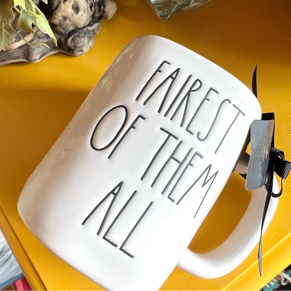 New! Rae Dunn Disney Princess Snow White Who’s The Fairest Of Them All Mug - Picture 7 of 7